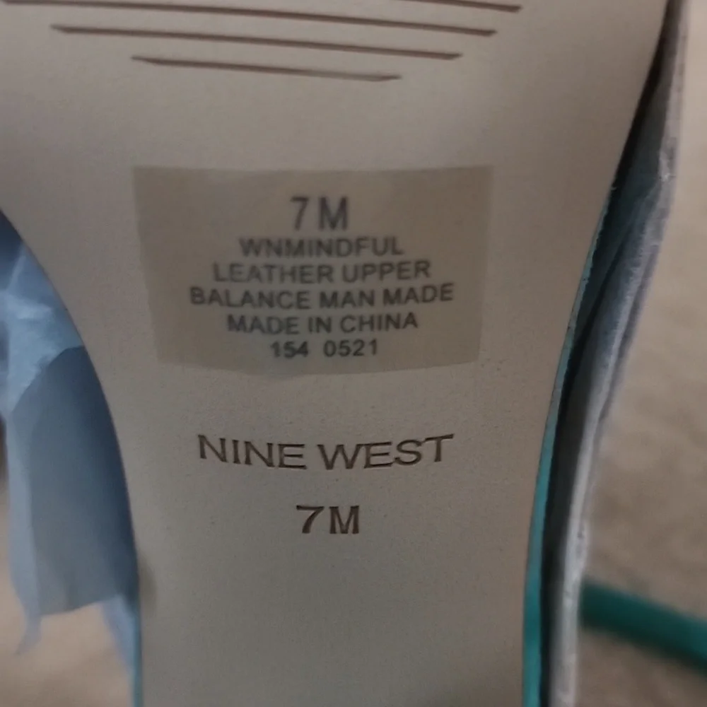NINE WEST - Picture 6 of 7